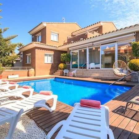 Villa Wine Experience Cambrils - Wine, Art & Games Bagian luar foto