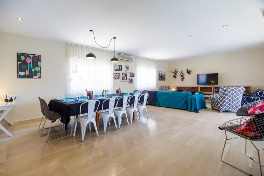 Villa Wine Experience Cambrils - Wine, Art & Games Bagian luar foto
